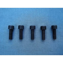 Felső burkolat rögzítő csavar Hyundai HYD-7018A, HYD-7018B, HYD-7016A, Buffalo, láncfűrész alk. HYD-7018B-86