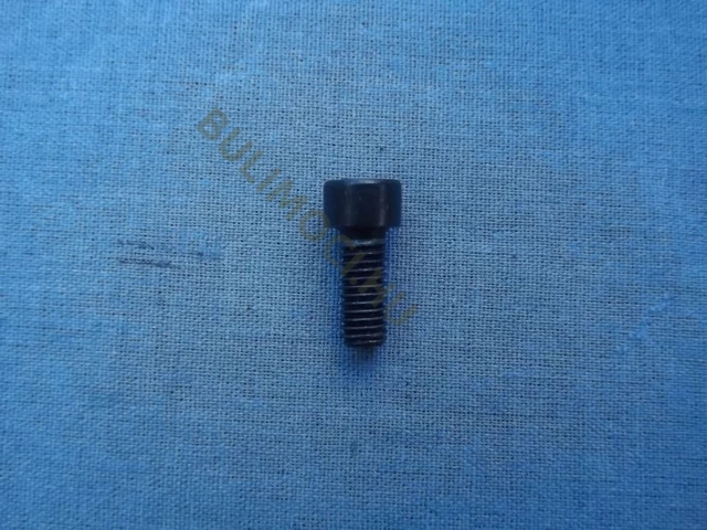 Leállító kapcsoló testelő rög. csavar Hyundai HYD-7018A, HYD-7018B, HYD-7016A, Buffalo, láncfűrész alk. HYD-7018B-83